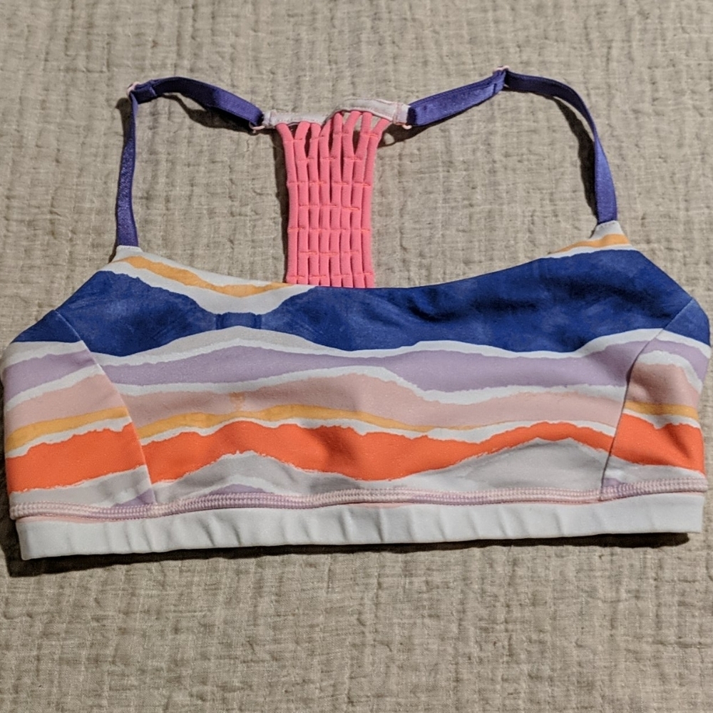 Lululemon sports bra size 6